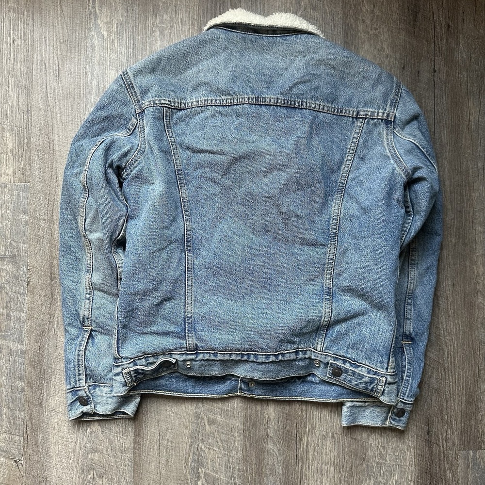 Levi's Denim Trucker Jacket with Sherpa – Classic Jean Jacket – Button Front S‎ - Picture 4 of 8